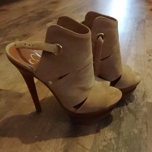 Suede Jessica Simpson size 6 heels